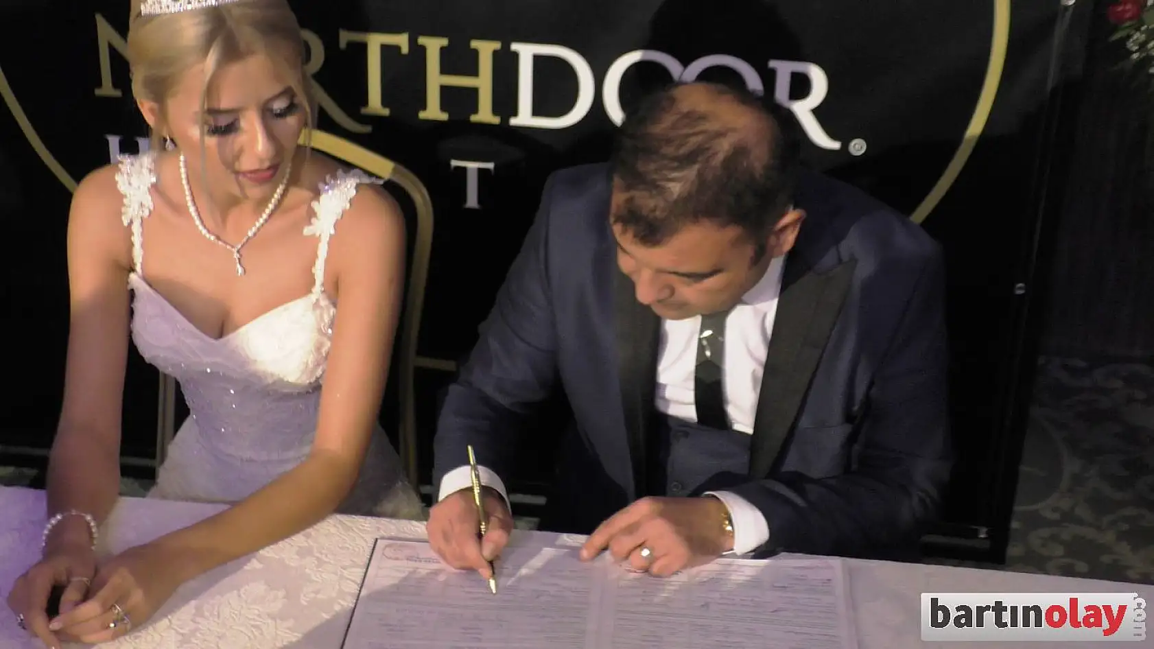 Protokol bu düğünde buluştu