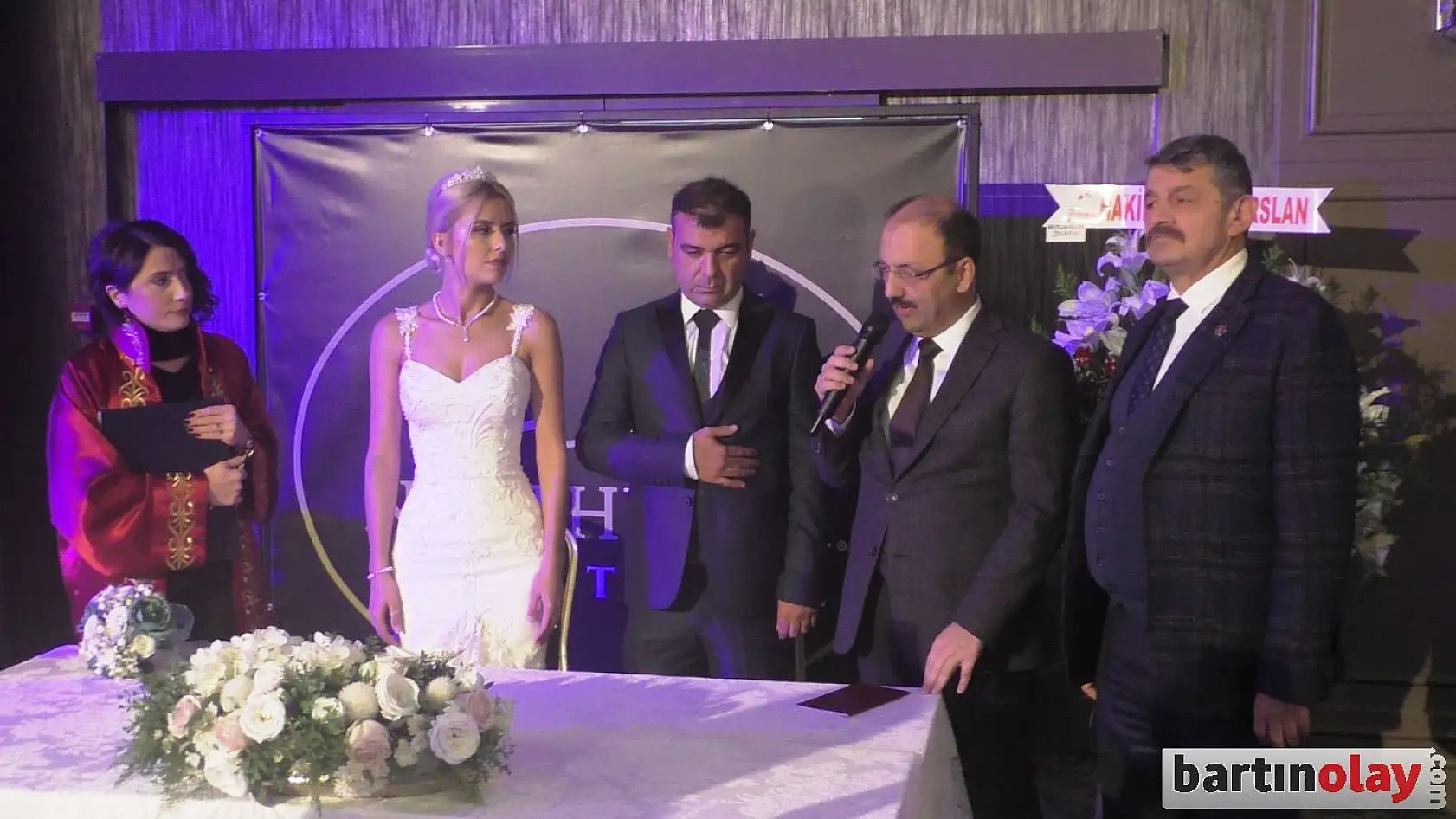 Protokol bu düğünde buluştu