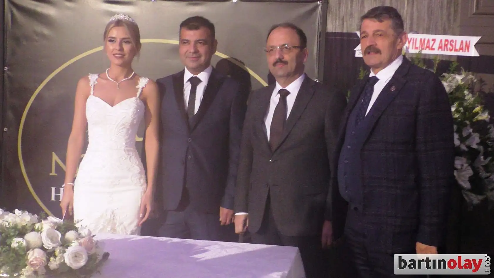 Protokol bu düğünde buluştu