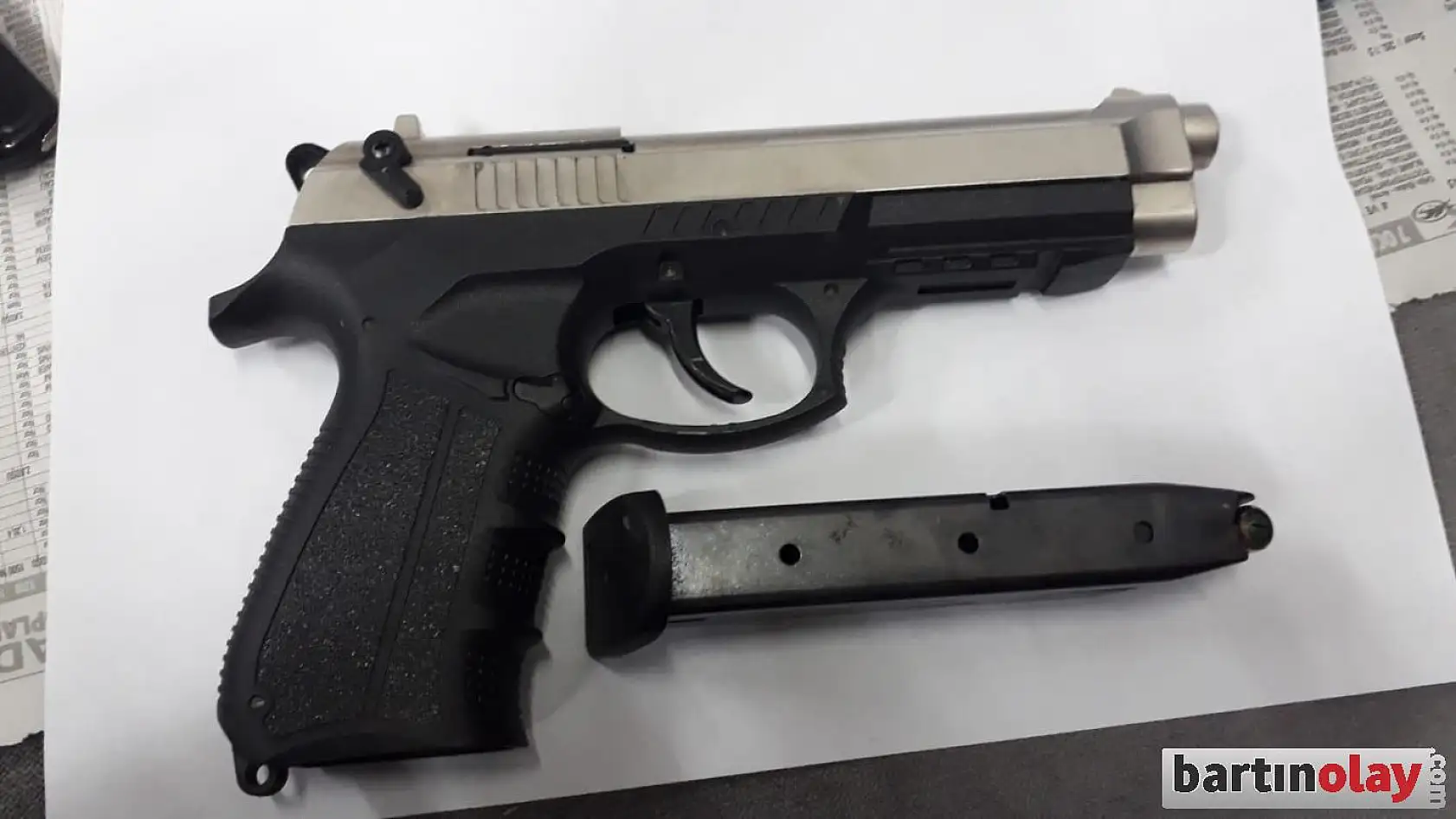 Silah ve uyuşturucu ele geçirildi