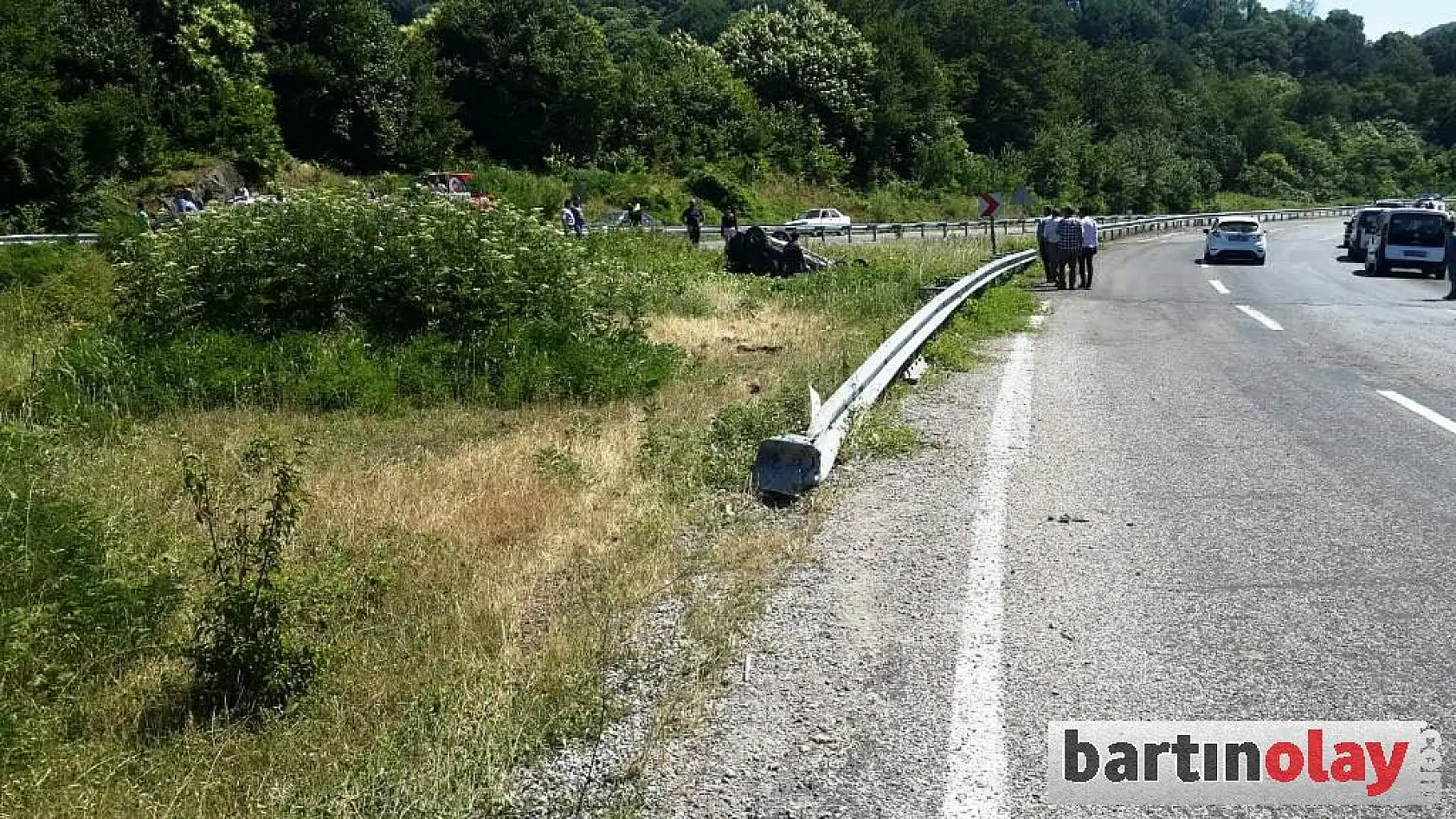 Takla atan otomobil ters döndü!