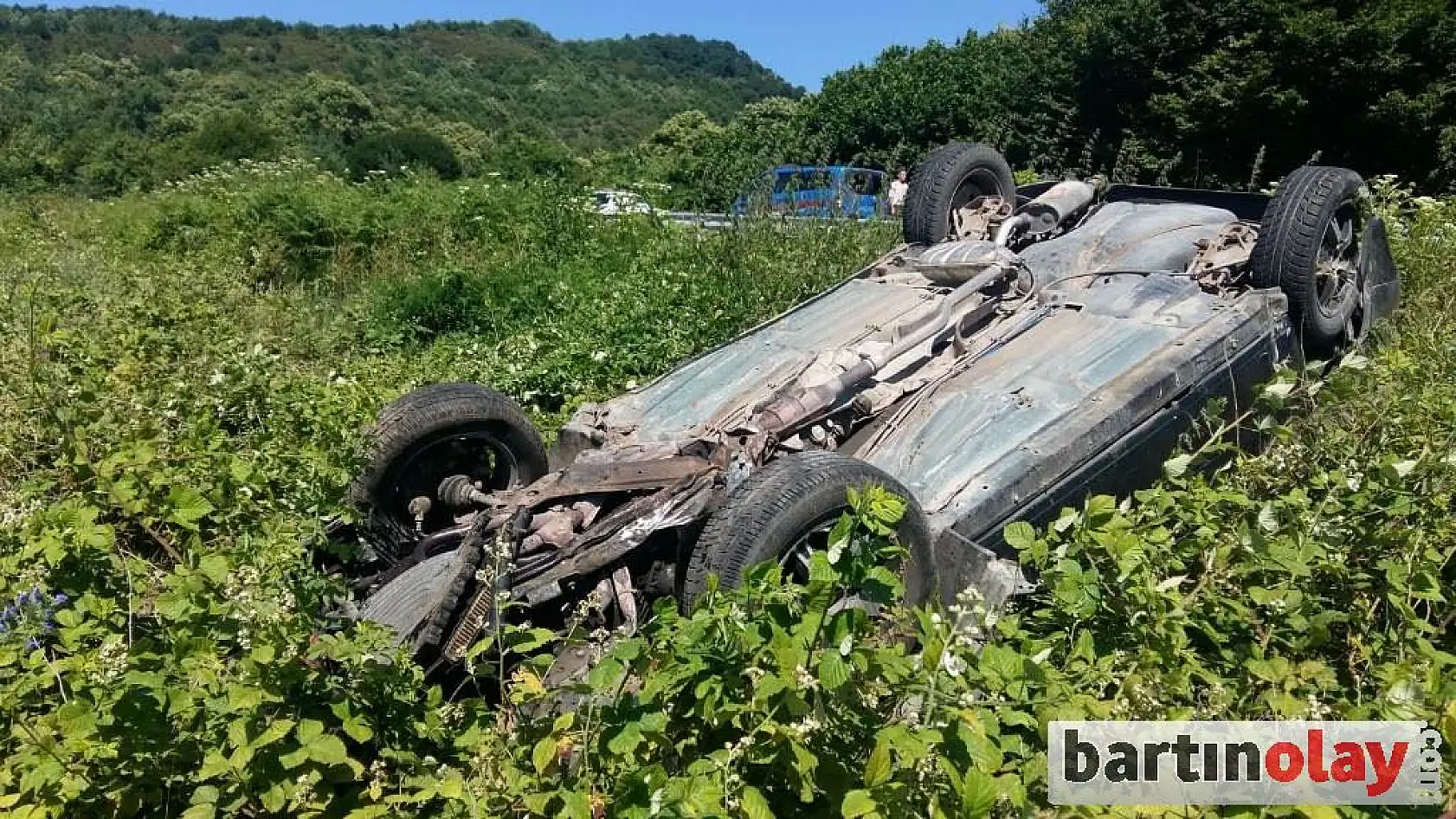 Takla atan otomobil ters döndü!