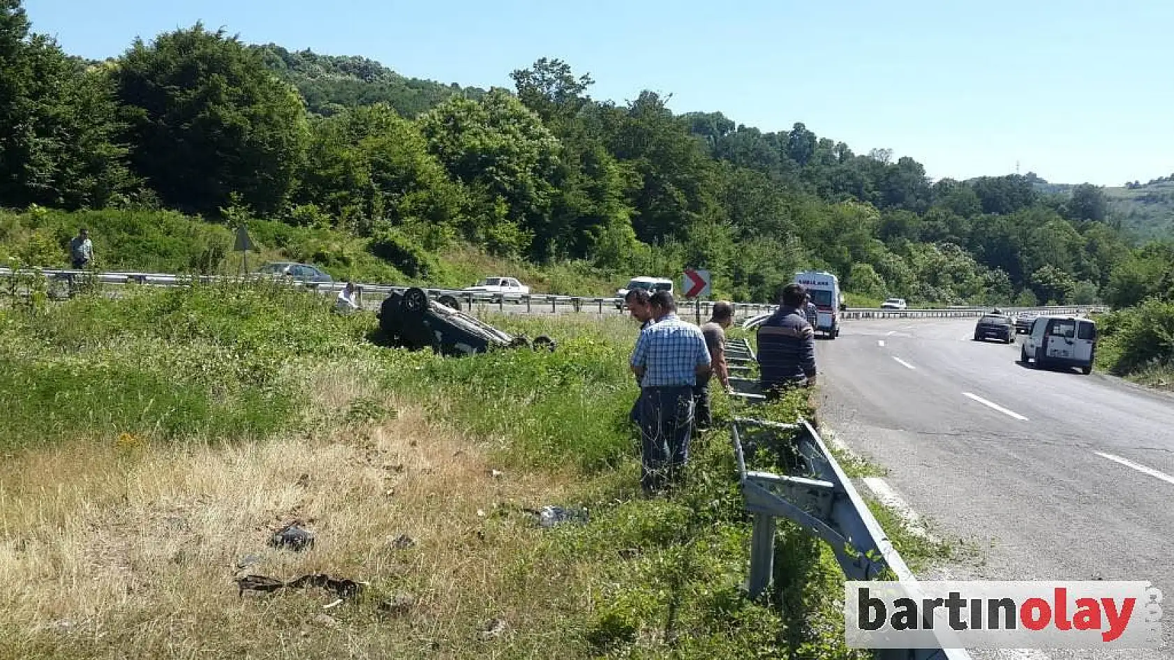 Takla atan otomobil ters döndü!