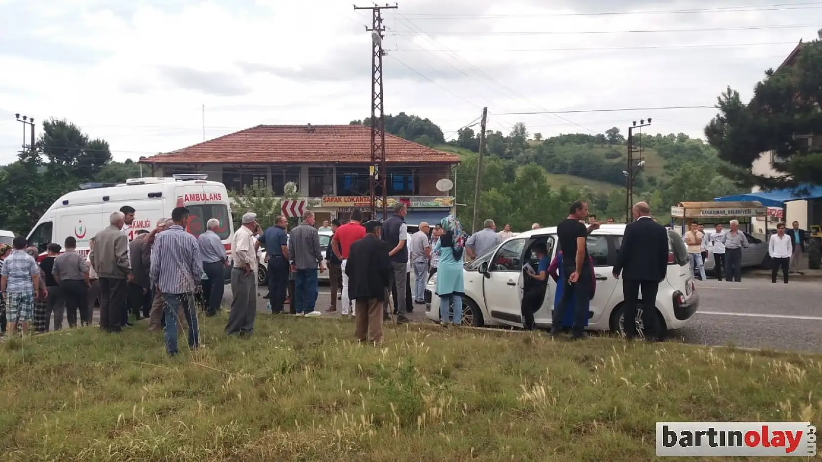 Yaşlı kadına otomobil çarptı