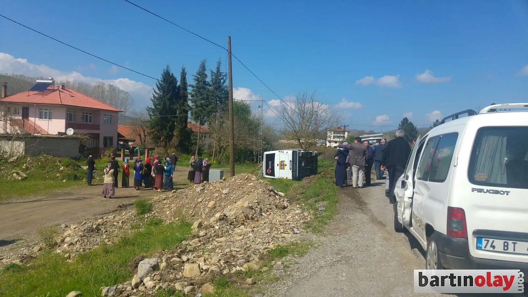 Yolcu minibüsü devrildi!!!