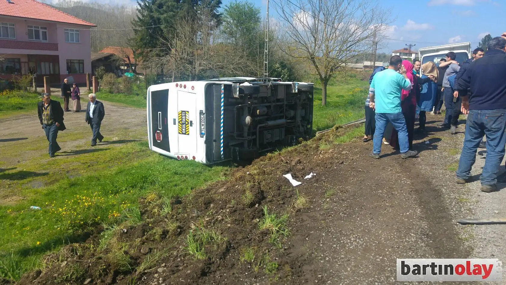 Yolcu minibüsü devrildi!!!