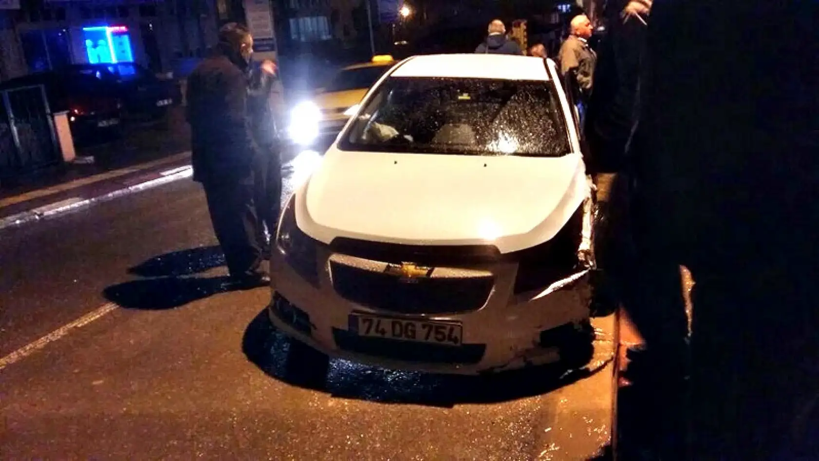 Zincirleme kazada 3 kişi yaralandı