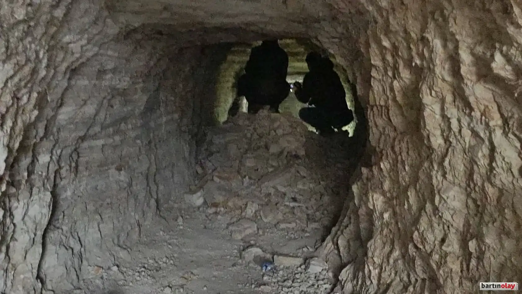 20 metrelik define tüneli bulundu