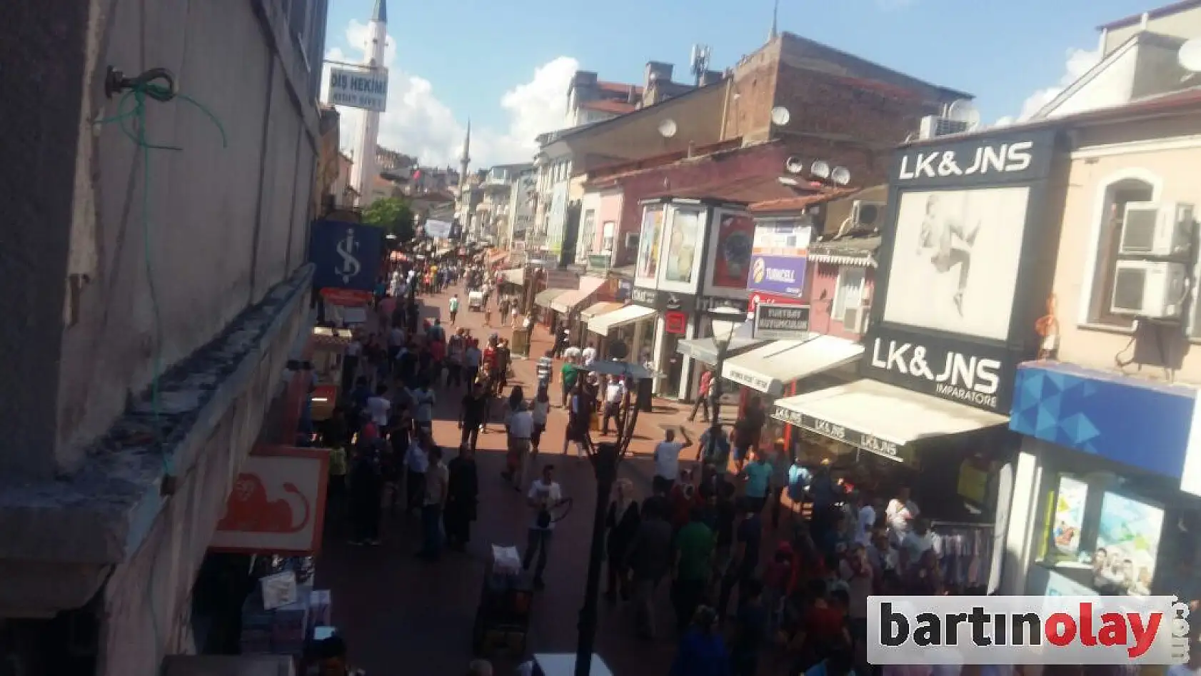 Bartın çarşısında bayram mesaisi