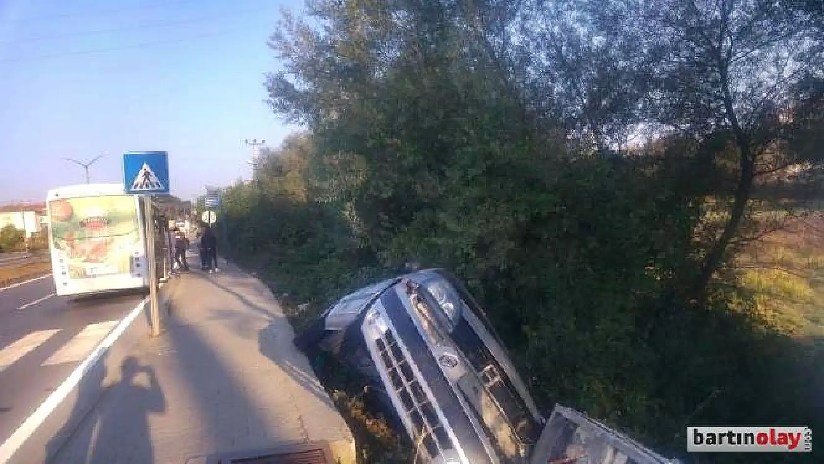 Bu viraja hızlı giren takla atıyor