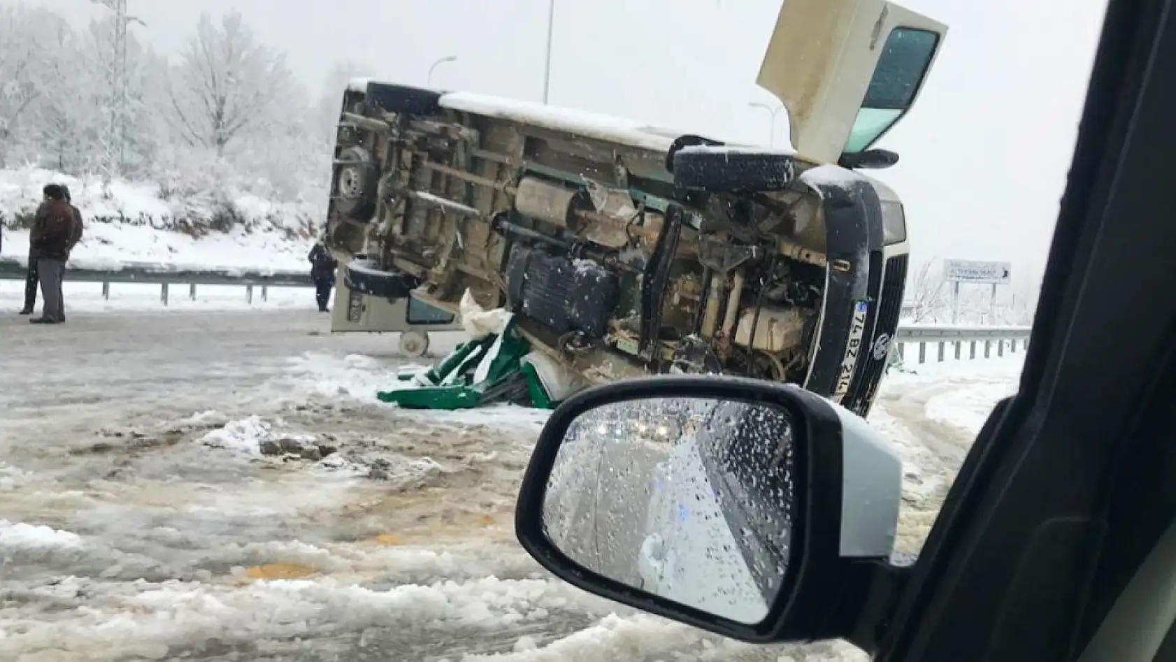 işçi servisi devrildi, 11 kişi yaralandı