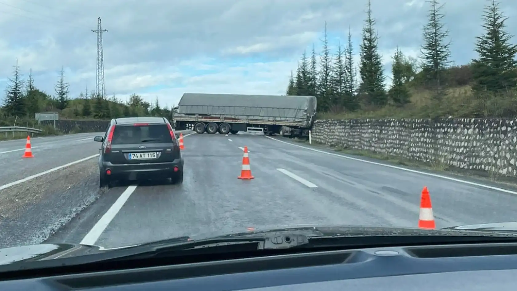 Akmanlar rampasında tır kazası