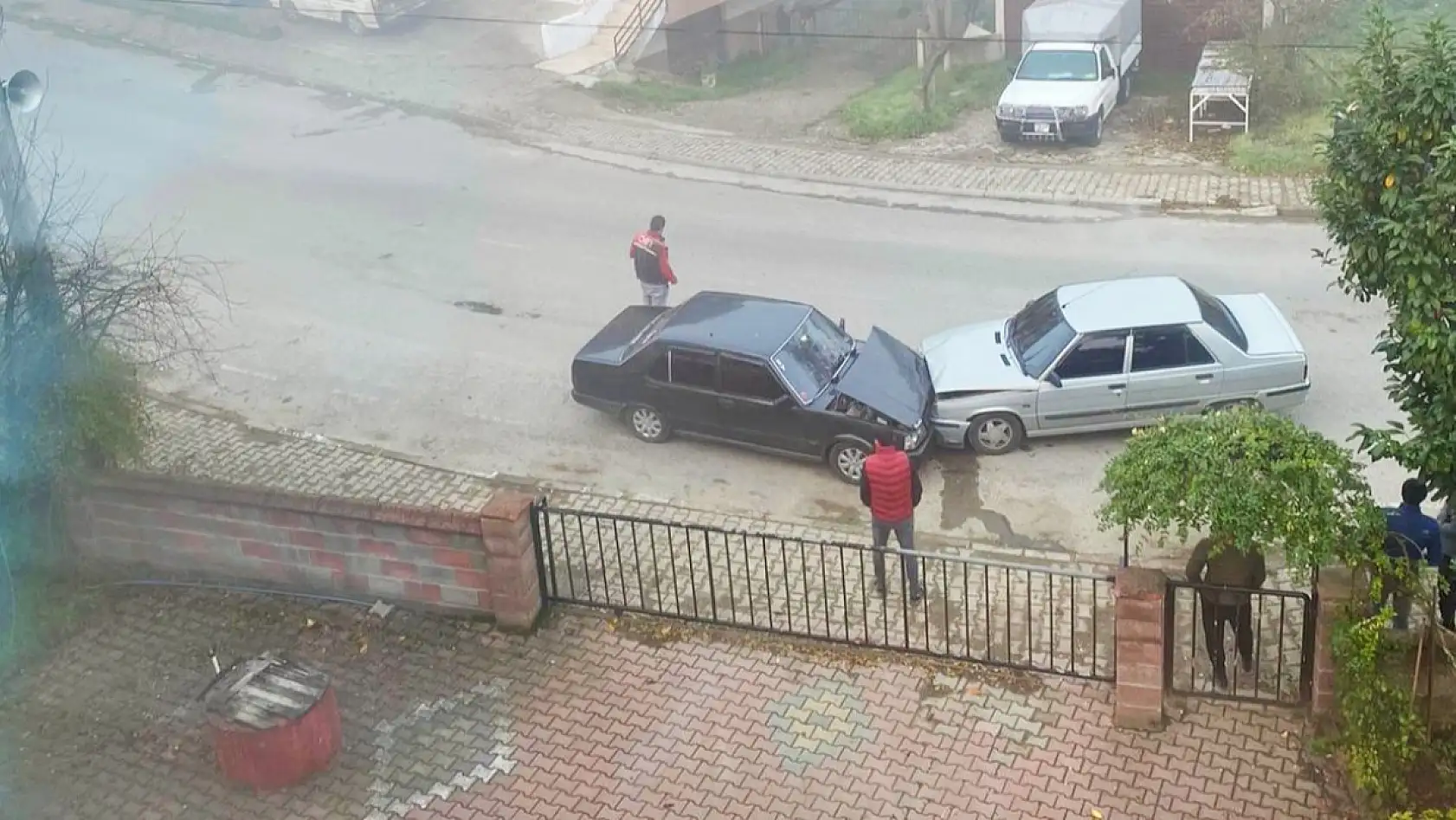 Kafa kafaya çarpıştılar