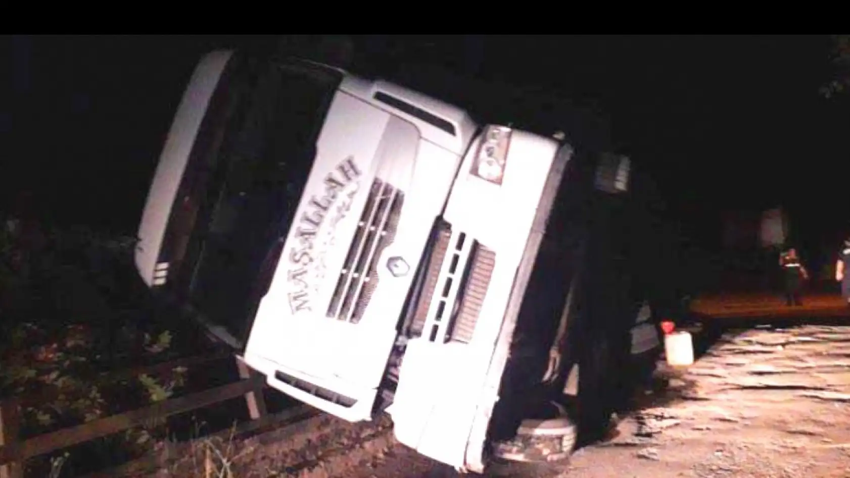 Son dakika, Köprüde devrildi