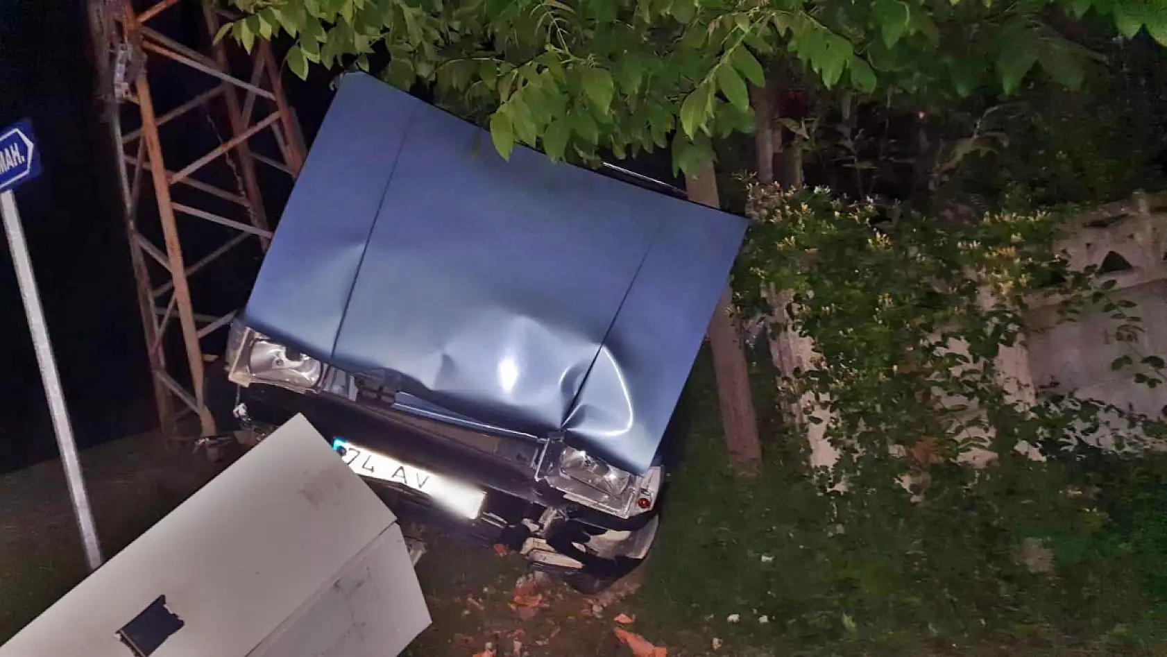 Elektrik panosuna çarptı, köy karanlığa büründü