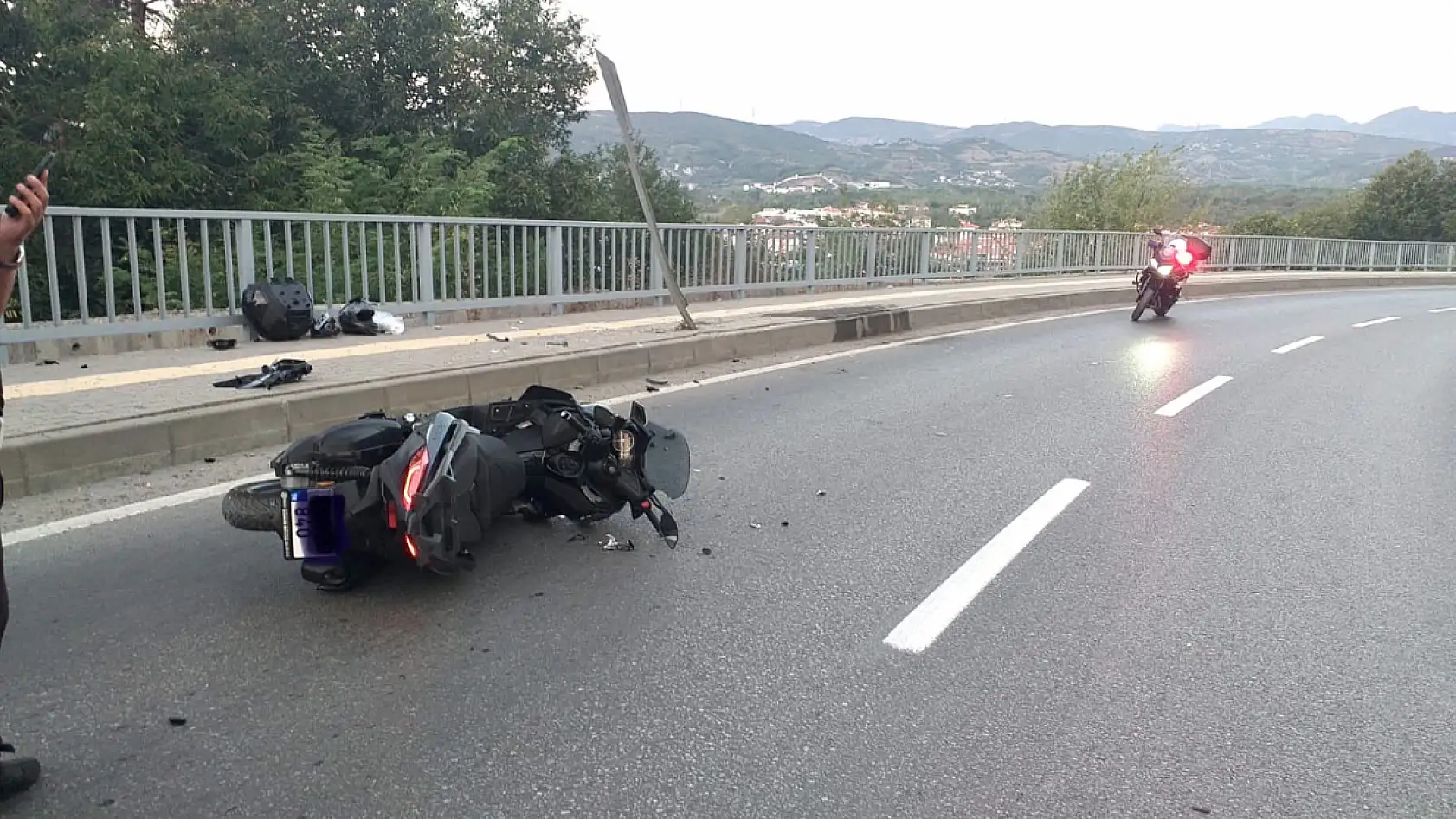 Virajda kontrolden çıktı