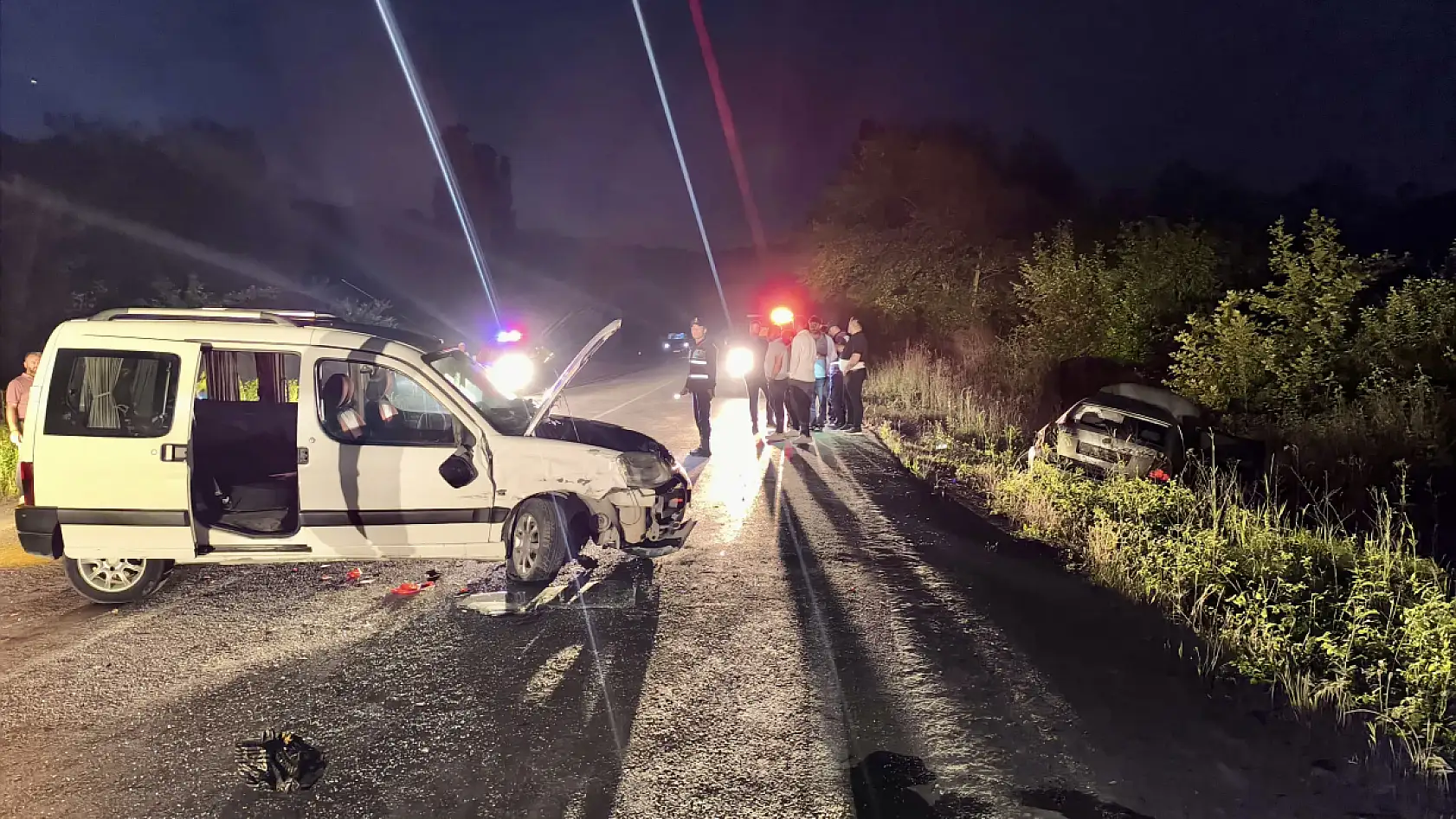 İnkumu yolunda kaza: 8 yaralı