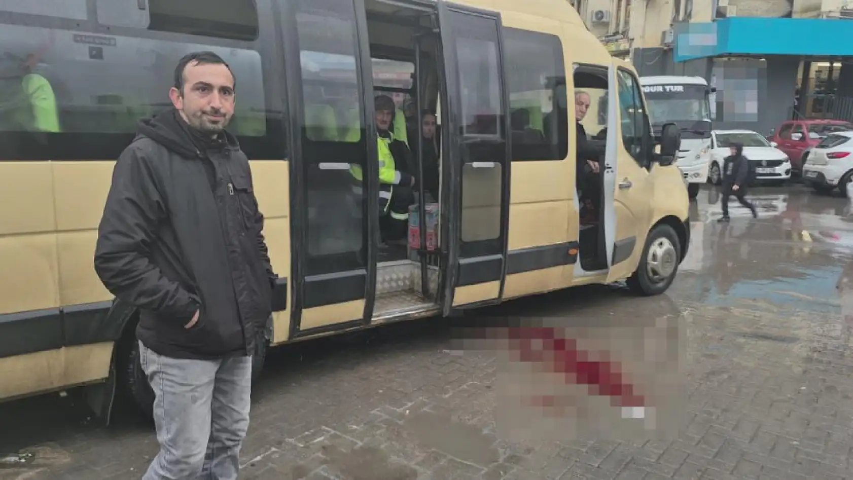 Yolda Düşüp Yaralandı