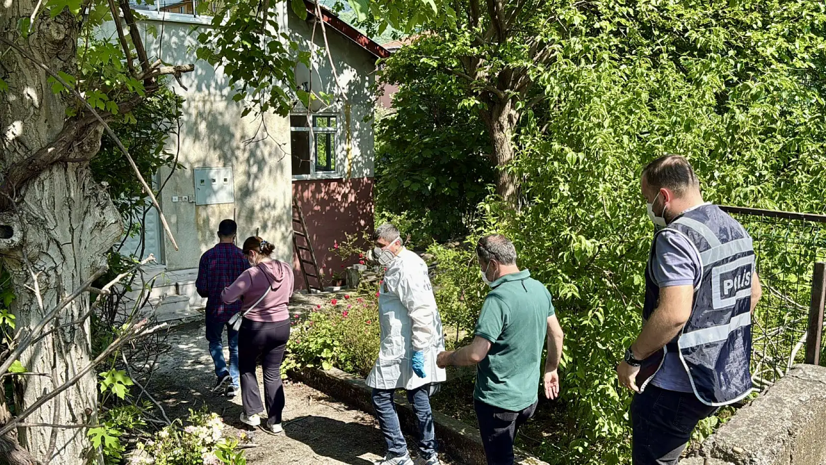 Evinin önünde ölü bulundu