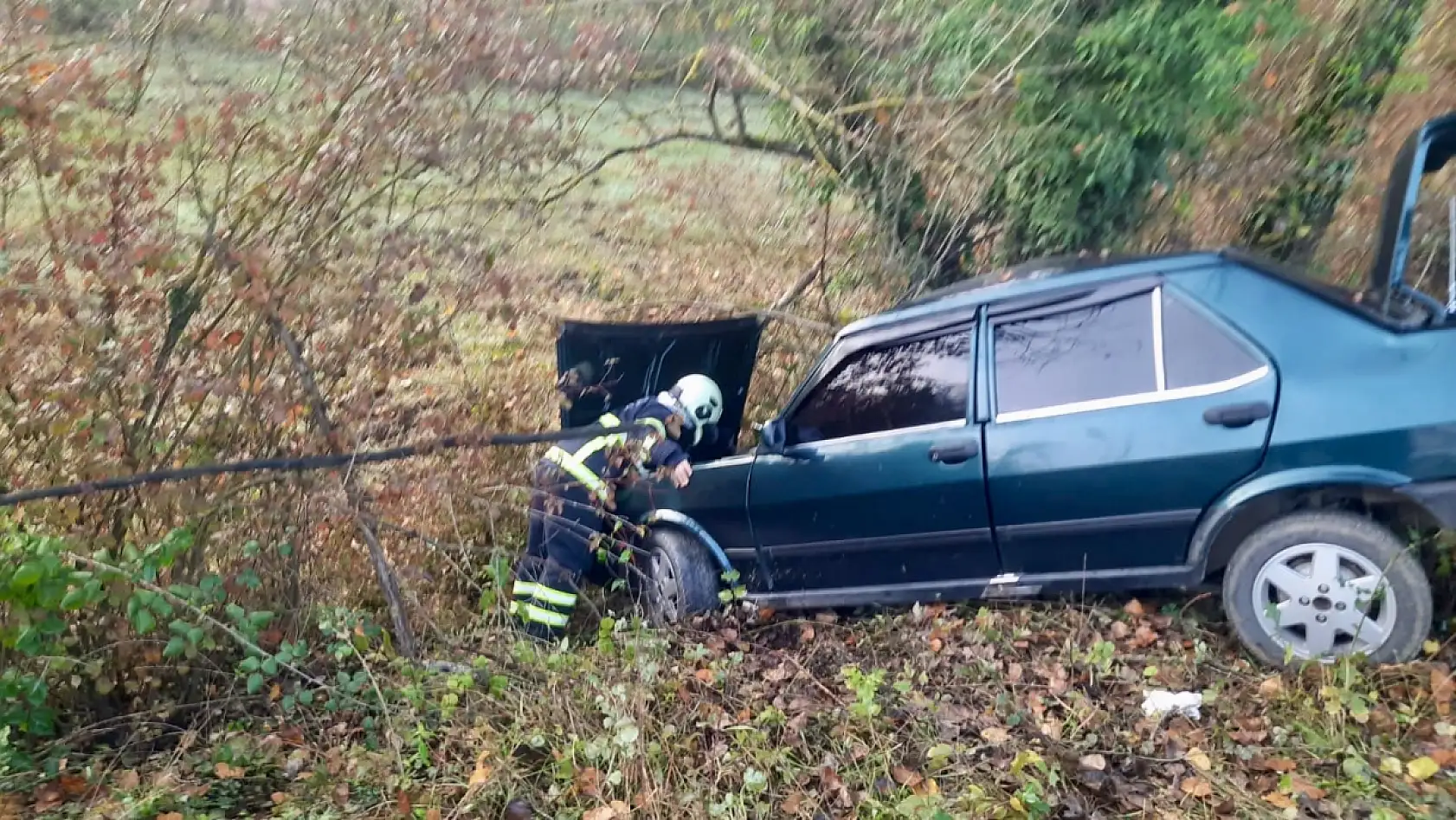 Kozcağız'da kaza, şarampole devrildi