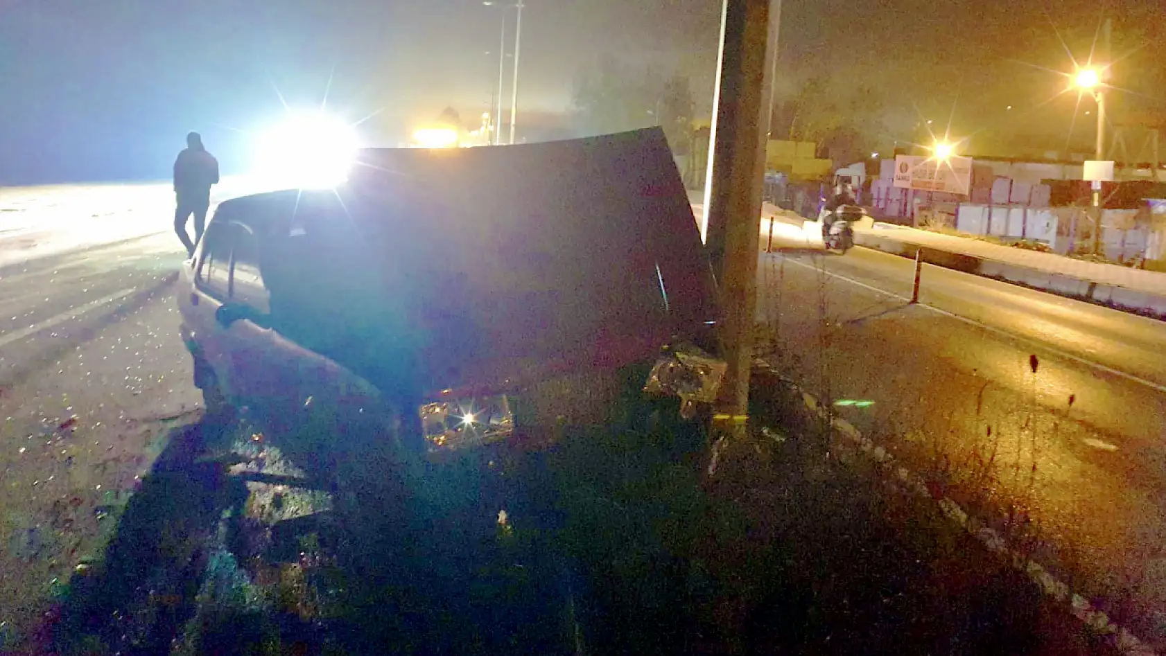 Direğe çarpıp gitti