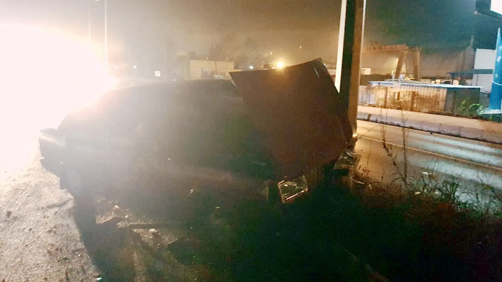 Direğe çarpıp gitti