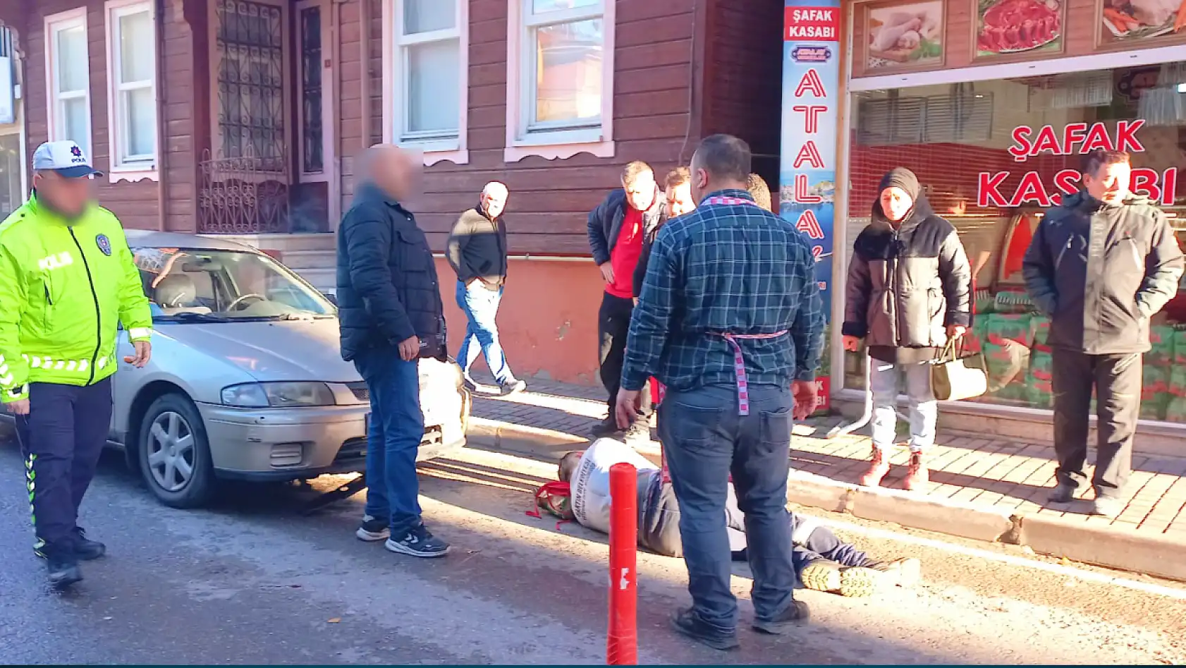 Belediye personeline araba çarptı