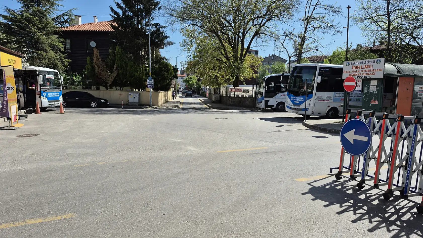 Kapanan caddeden ilginç görüntüler