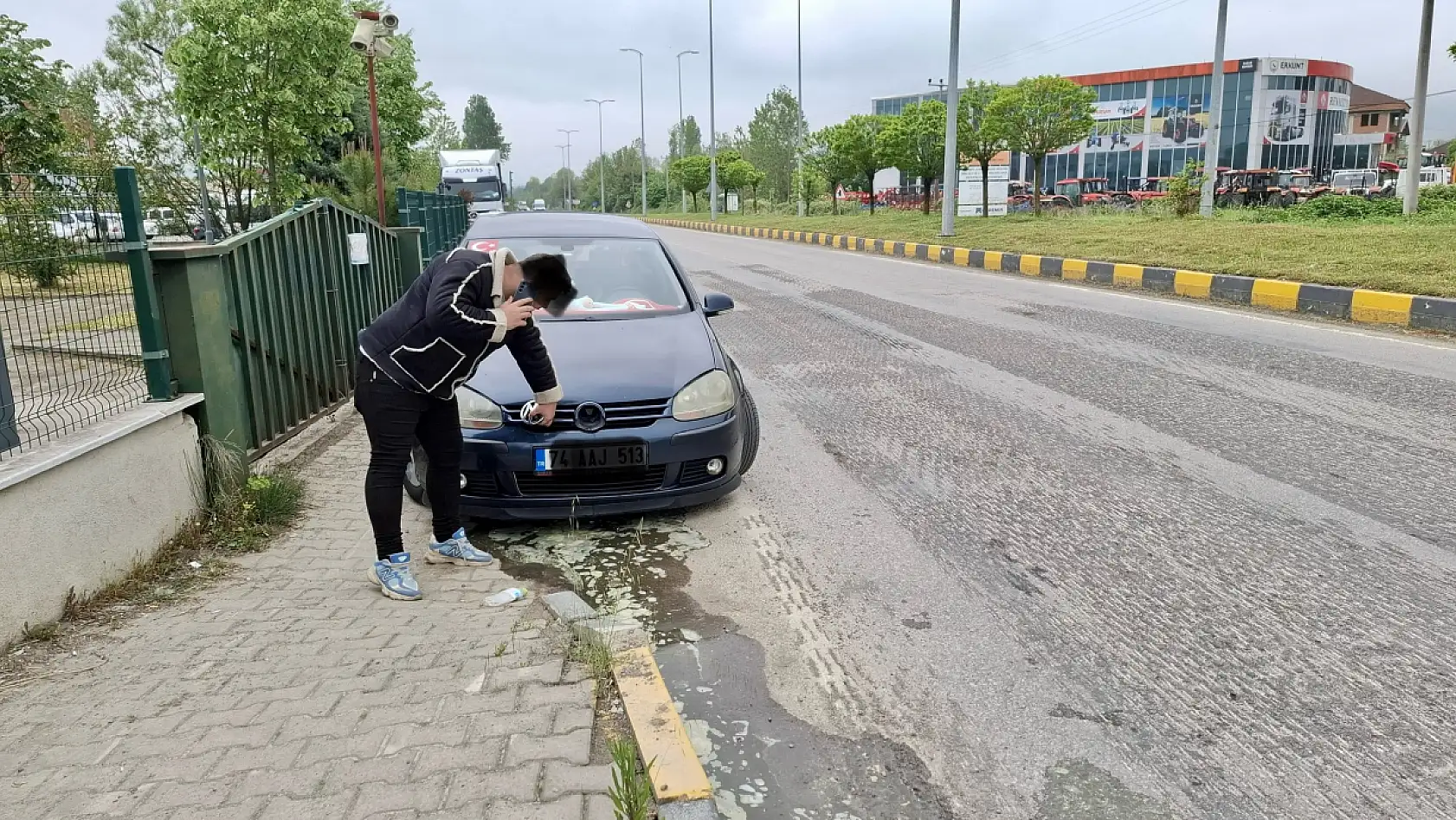 Yolcu minibüsünden dumanlar yükseldi