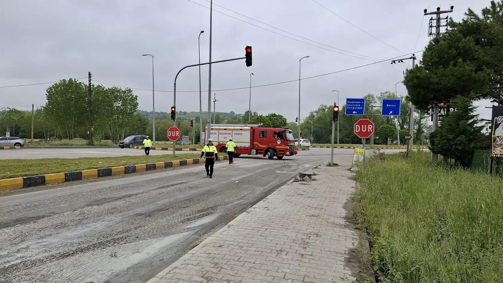 Yolcu minibüsünden dumanlar yükseldi