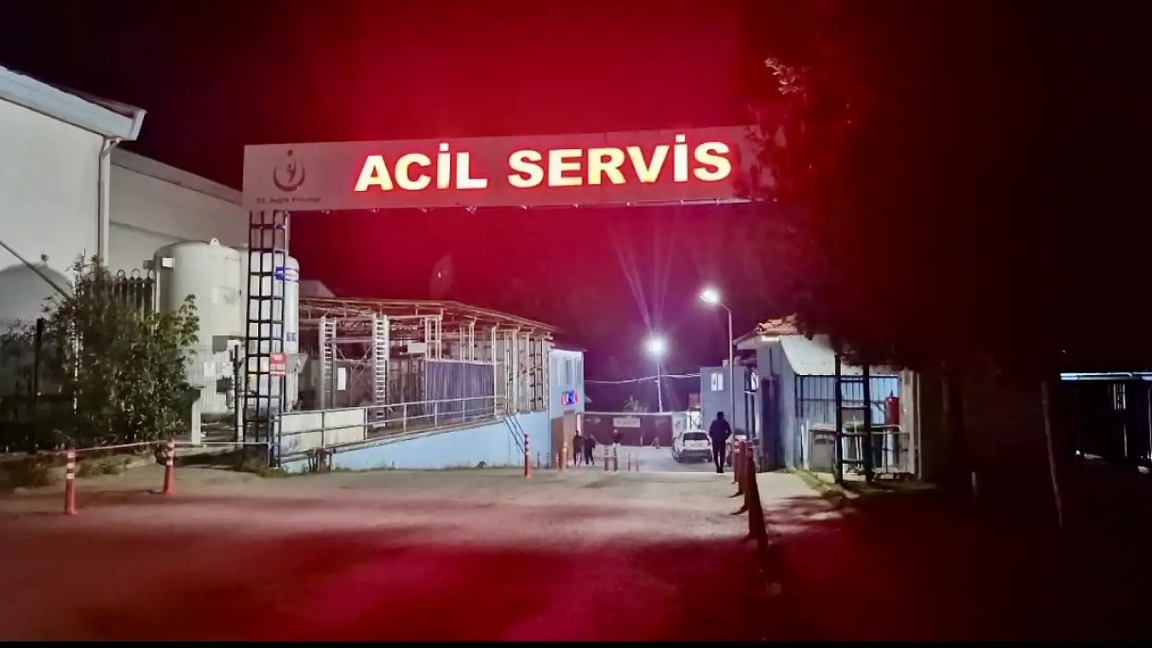 Fabrikada işçiler hastanelik oldu