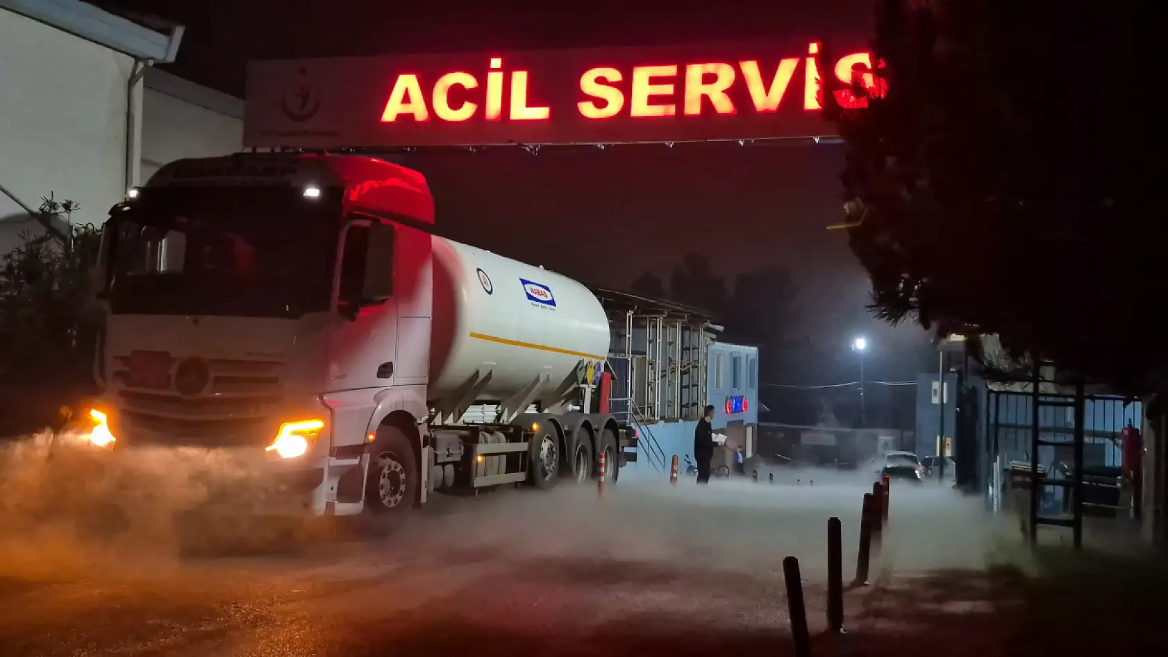 Hastane önünde hareketli dakikalar