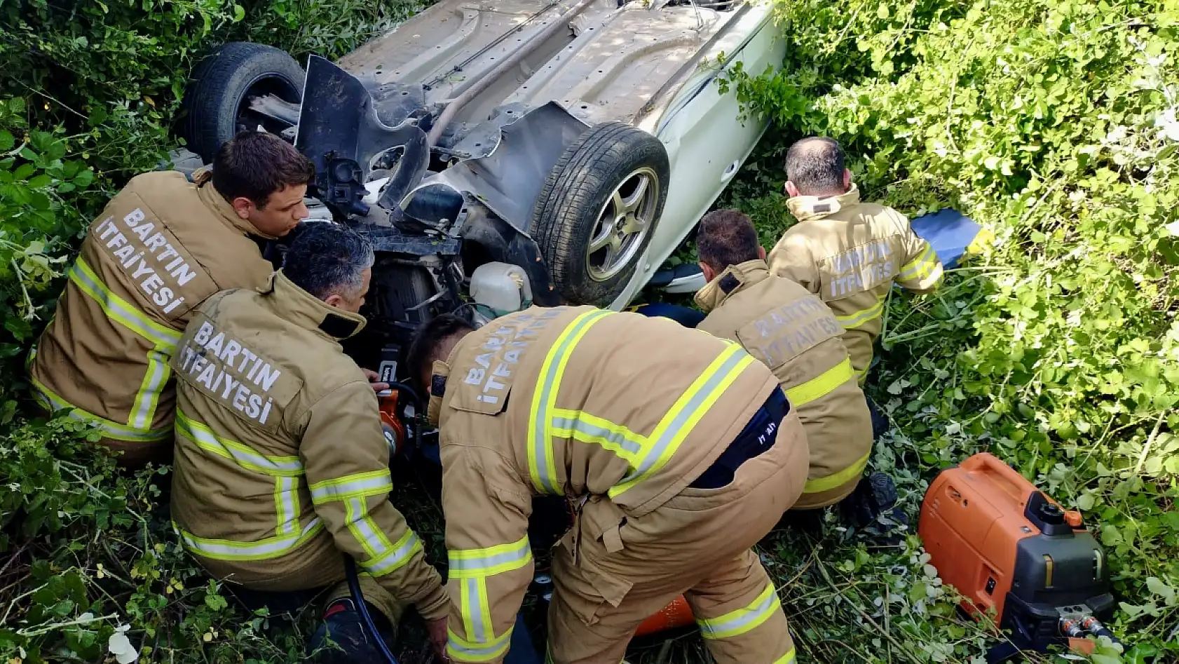 Otomobil Şarampole uçtu