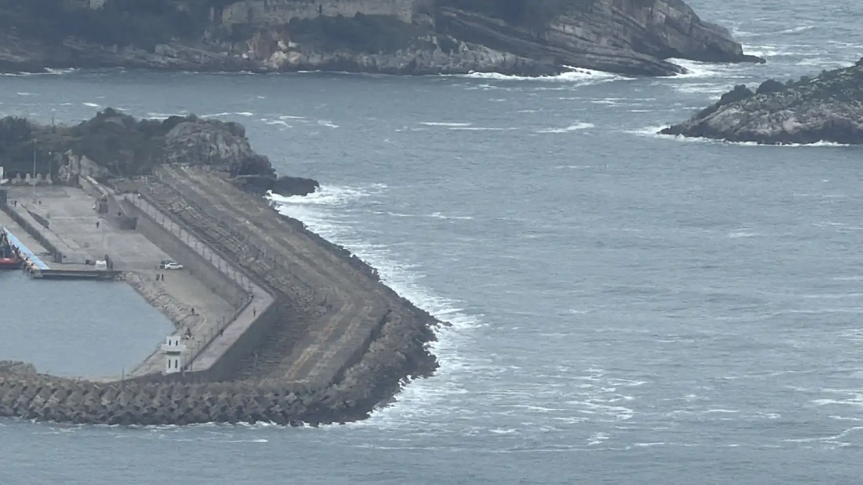 Amasra'da fırtına etkili oldu