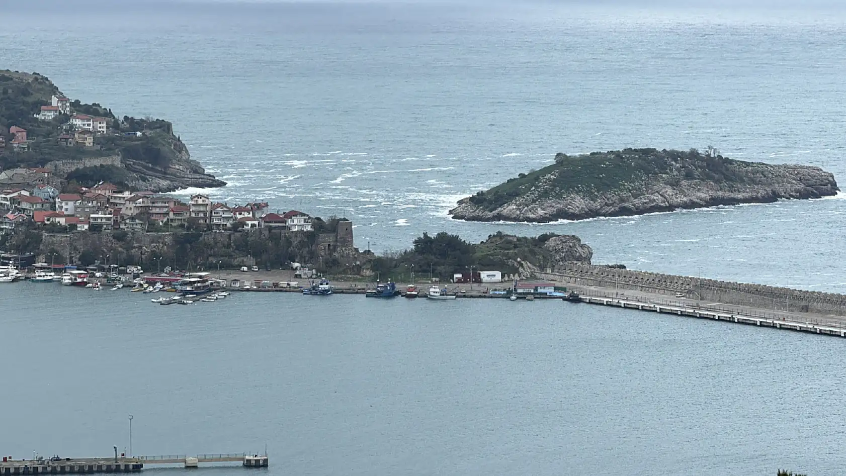 Amasra'da fırtına etkili oldu