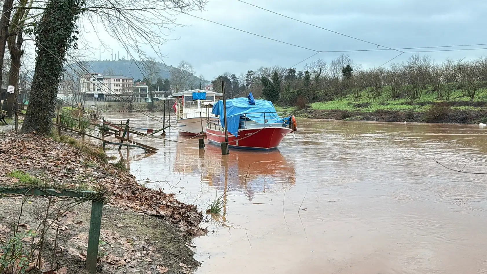 Karlar eridi, Bartın ırmağı taştı