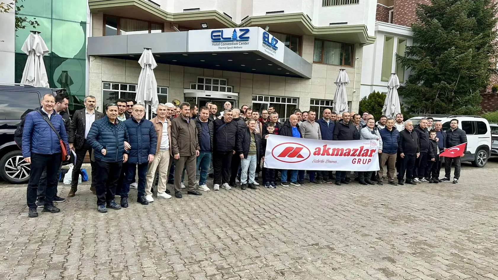 Akmazlar inşaat personeli moral depoladı