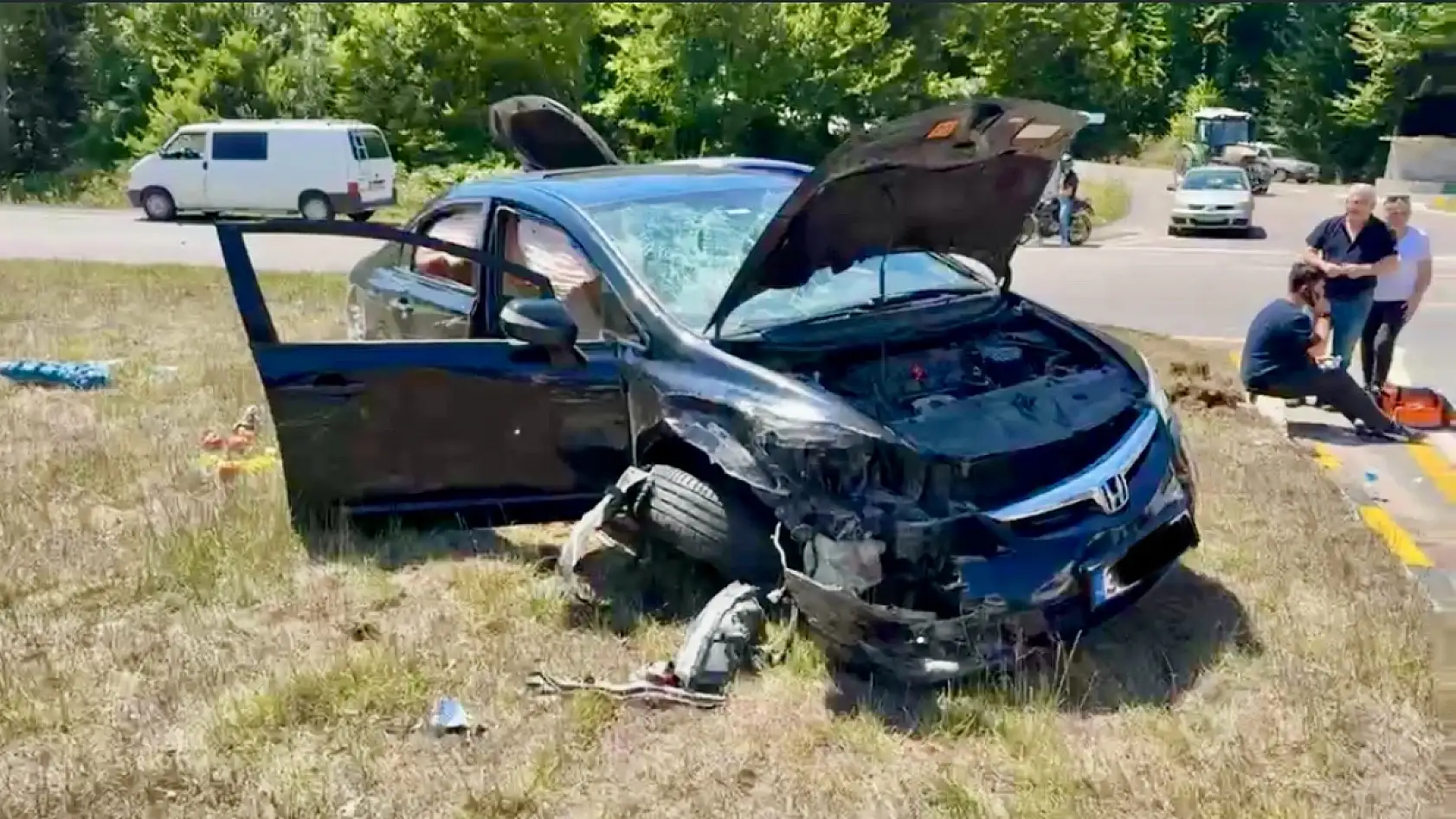 Amasra yolunda kavşakta kaza