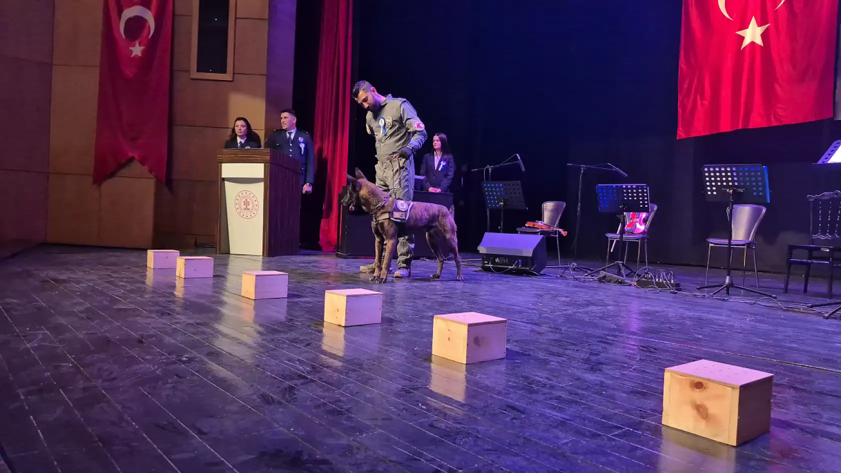 Bartın'da Polis Haftasına Deha dokunuşu