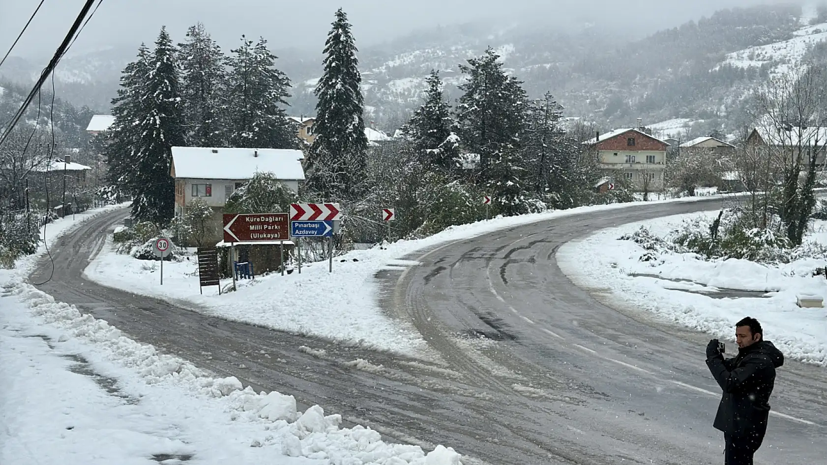 28 köy yolu ulaşıma kapandı