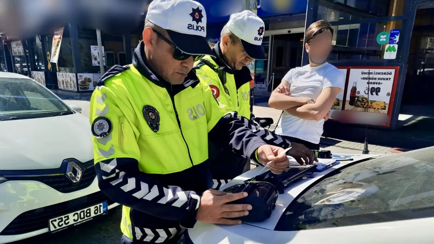 32 kişi ehliyetsiz, 12 kişi alkollü çıktı