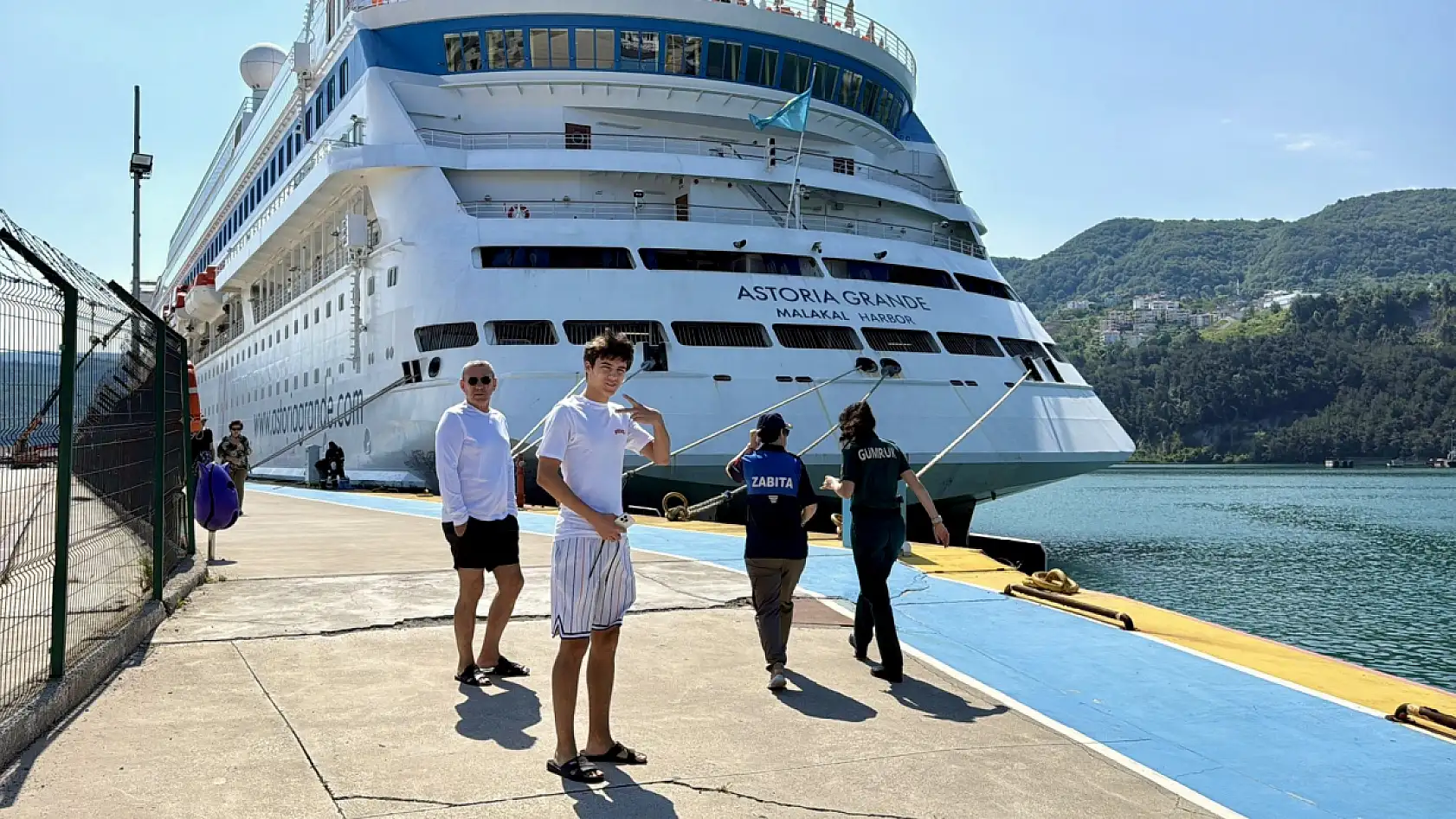 Yaklaşık 90 bin turist geldi