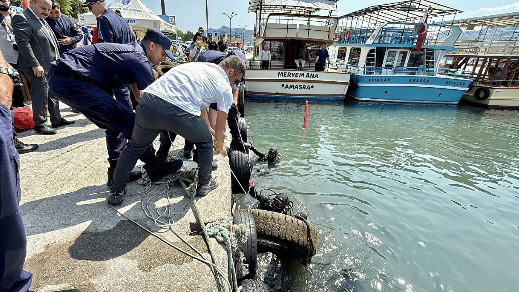 Dalgıçlardan derinlemesine temizlik