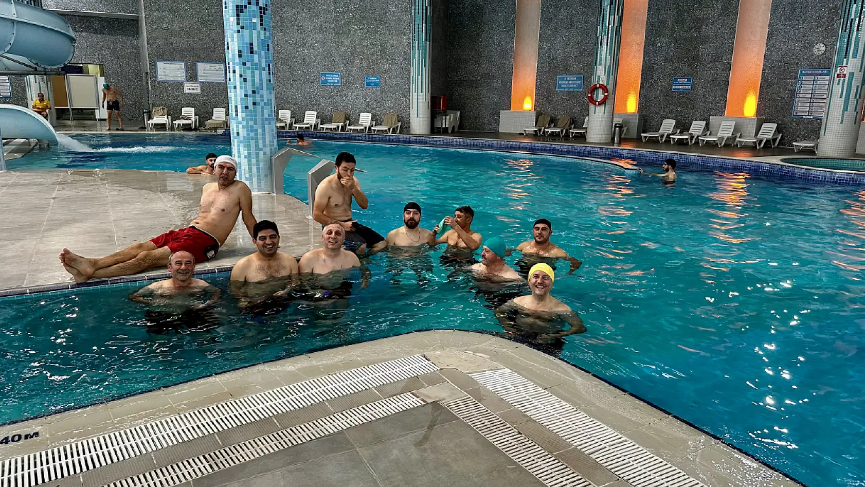 Akmazlar inşaat personeli moral depoladı