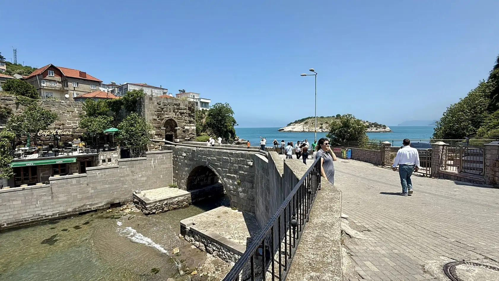 Ziyaretçi akınına uğradı