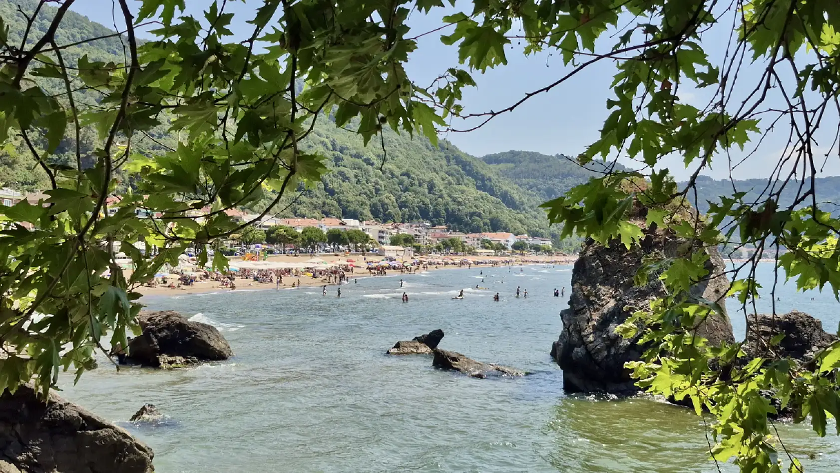 Hafta sonu sahiller tıklım tıklım doldu