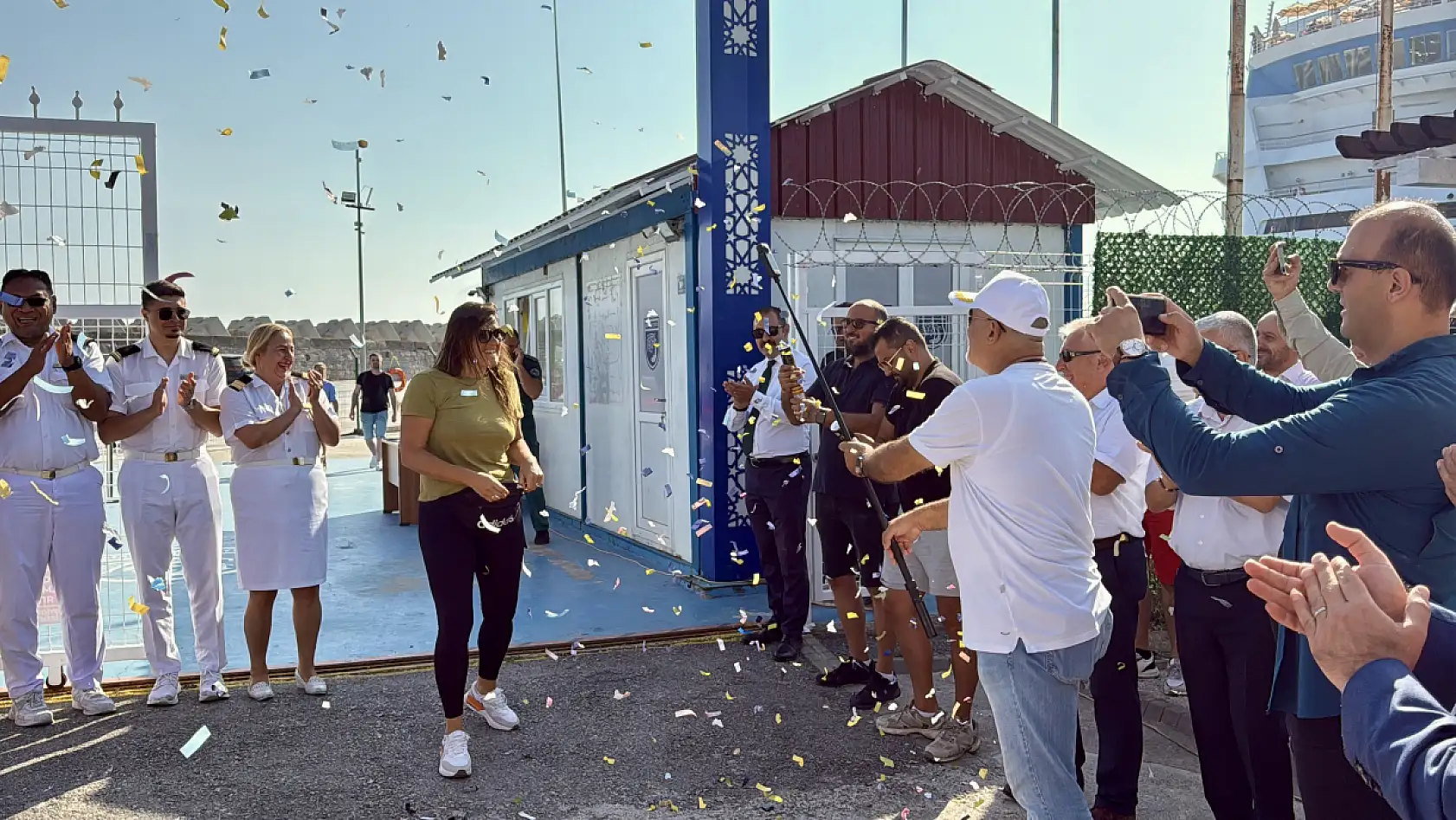 Rekoru kırdı, konfetiyle karşılandı