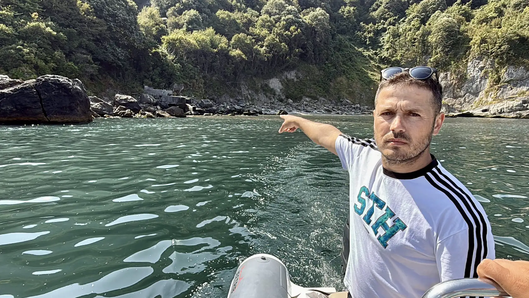 Atıklar denize akıyor