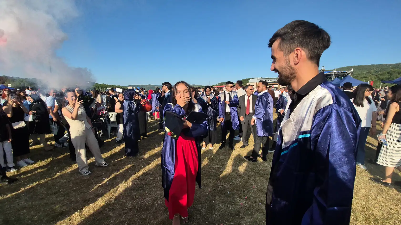 Mezuniyet töreninde sürpriz teklif