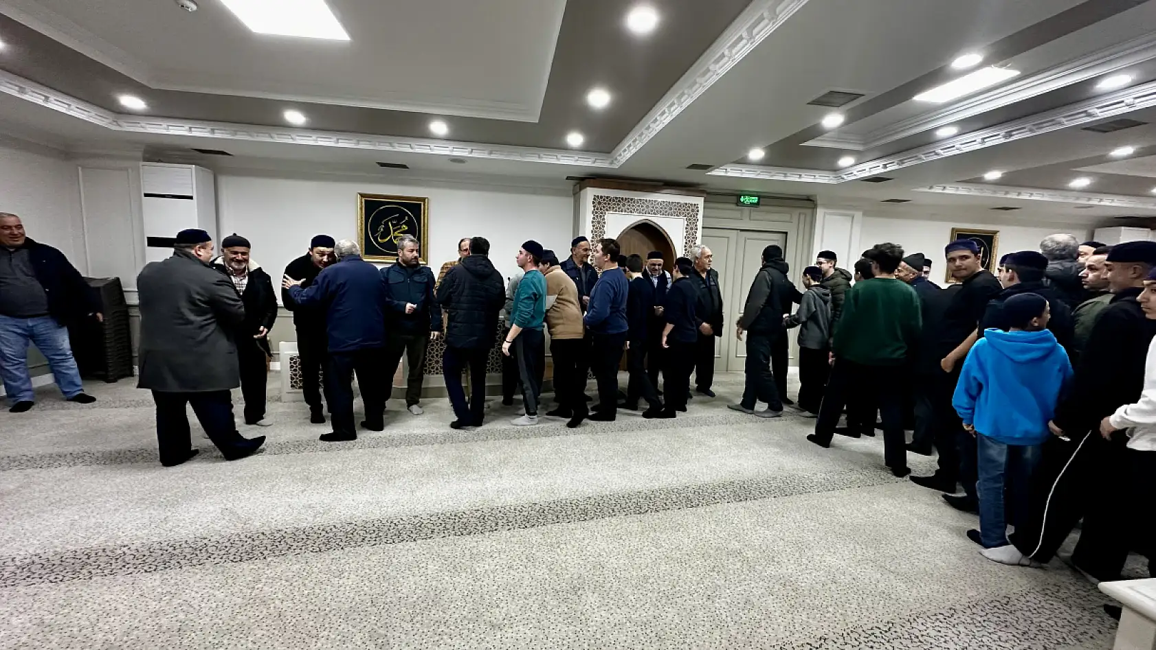 Umre kafilesi dualarla uğurlandı